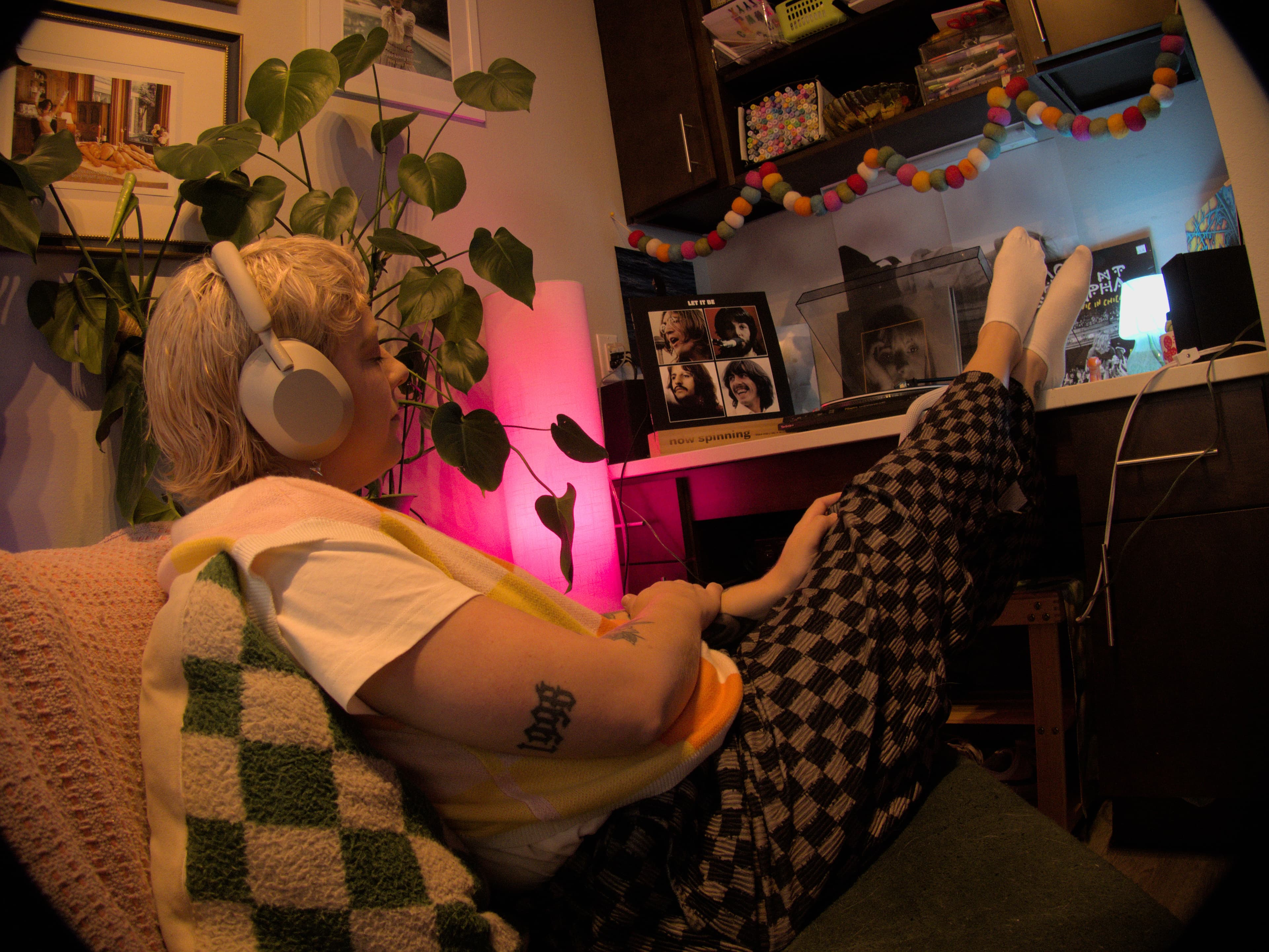 Listening to vinyl with headphones
